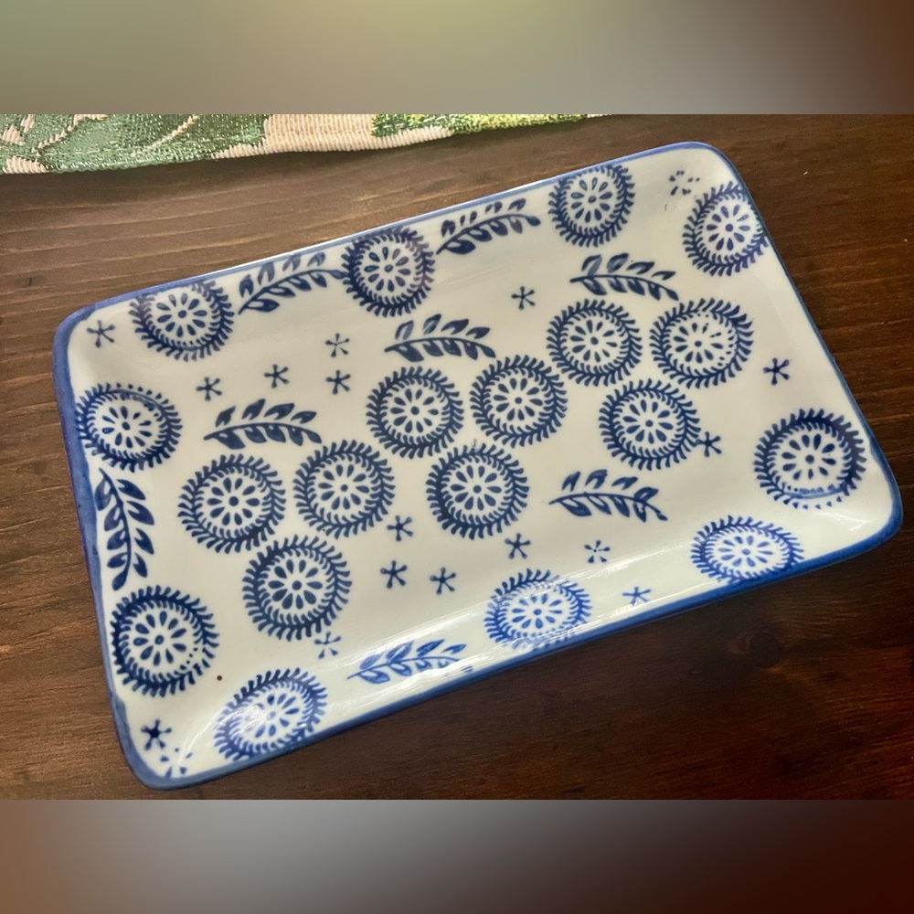 DECOR | Blue and White Jewelry Tray